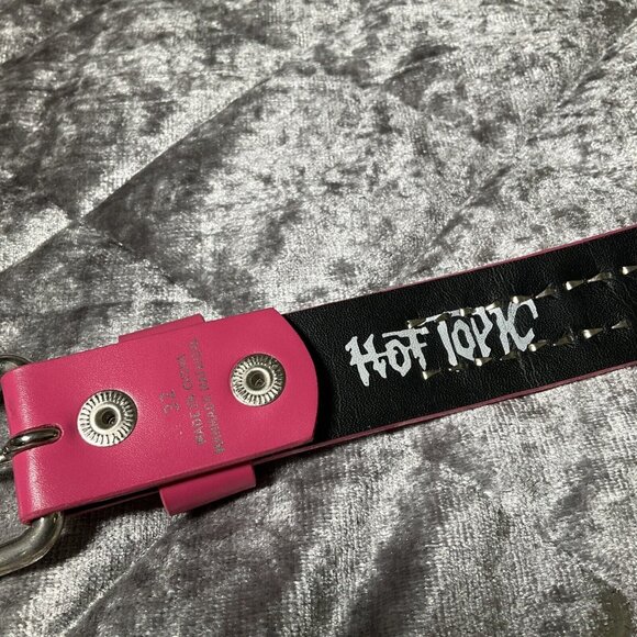 Hot Topic Hot Pink Silver Studded Belt Size 32 Punk Retro - Picture 4 of 7